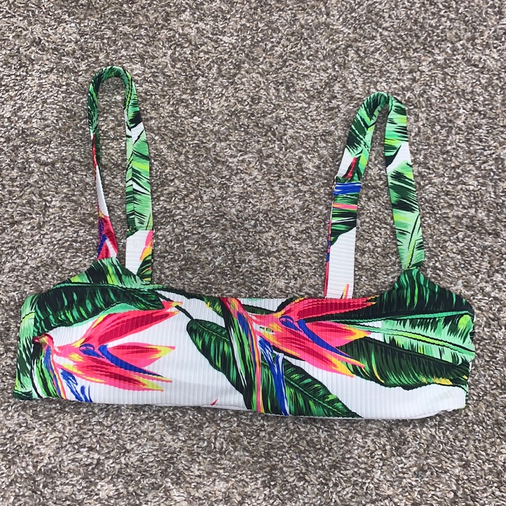 Tinibikini bikini top